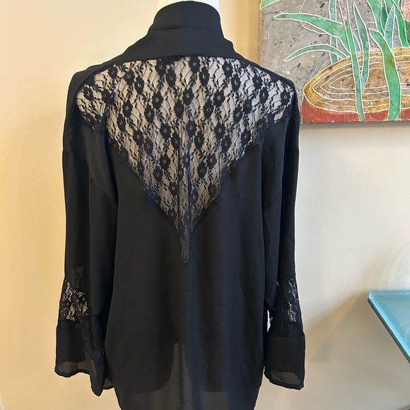 Black duster with beautiful lace - Picture 1 of 5